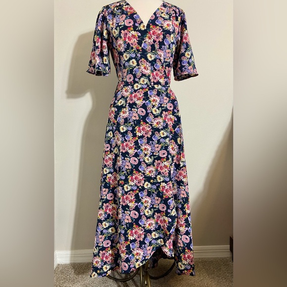 bobeau Dresses & Skirts - Bobeau Garden Party Floral Wrap Dress S Small